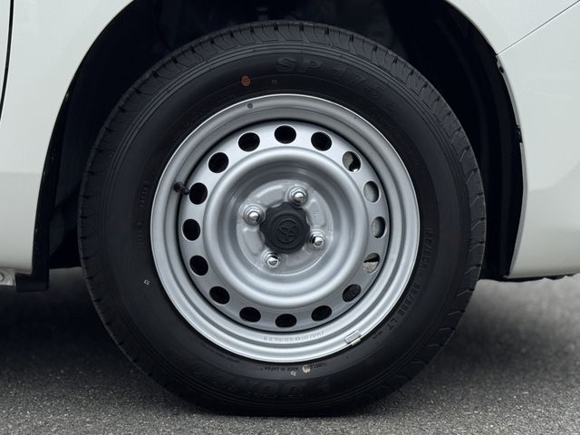 TOYOTA PROBOX VAN HYBRID 2026 Image 31