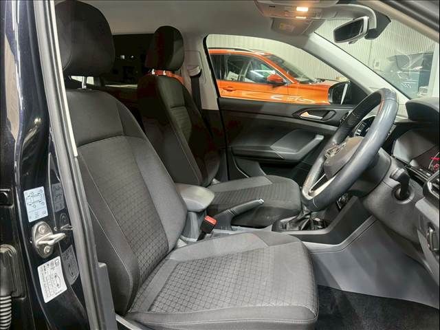 VOLKSWAGEN T-CROSS 2020 Image 31