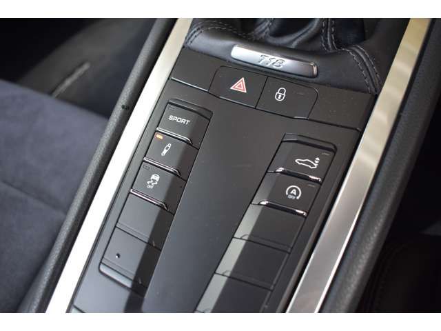 PORSCHE 718CAYMAN 2018 Image 31