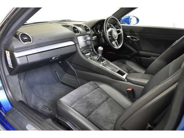 PORSCHE 718CAYMAN 2018 Image 31