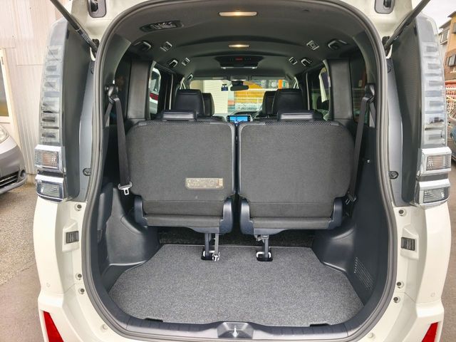 TOYOTA VOXY 2021 Image 31