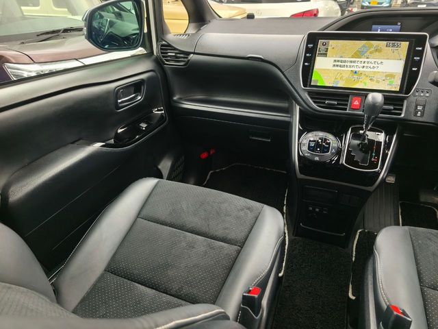 TOYOTA VOXY 2021 Image 31