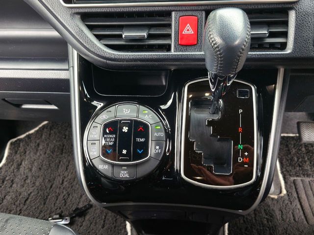 TOYOTA VOXY 2021 Image 31