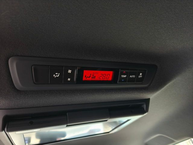 TOYOTA VOXY 2021 Image 31