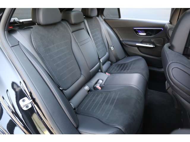 MERCEDES BENZ C CLAS 2024 Image 31