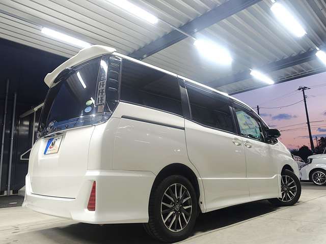 TOYOTA VOXY 2014 Image 31