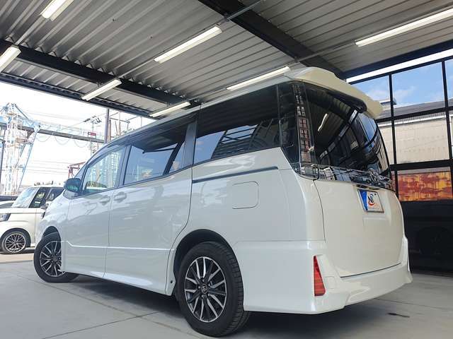 TOYOTA VOXY 2014 Image 31