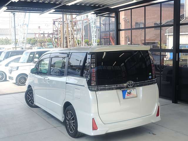 TOYOTA VOXY 2014 Image 31