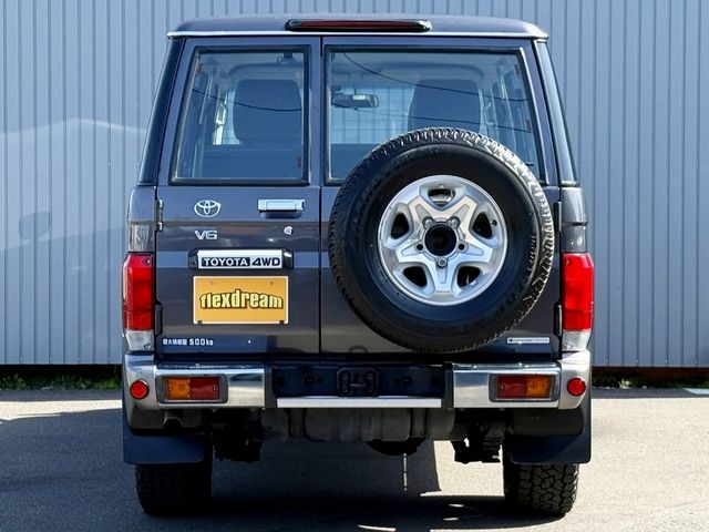 TOYOTA LANDCRUISER VAN 2015 Image 31