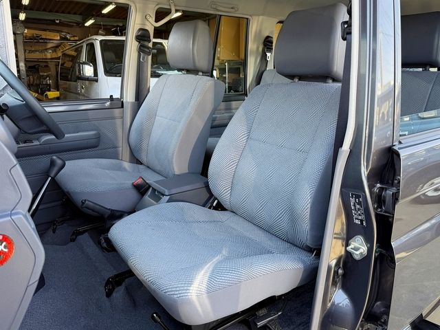 TOYOTA LANDCRUISER VAN 2015 Image 31