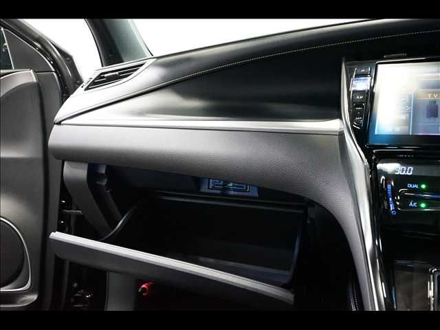 TOYOTA HARRIER 2WD 2018 Image 31