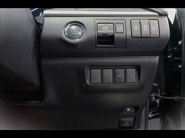 TOYOTA HARRIER 2WD 2018 Image 31