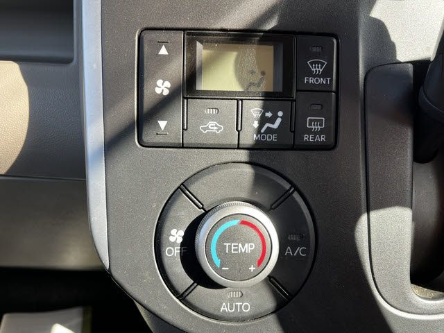 DAIHATSU TANTO 2014 Image 31