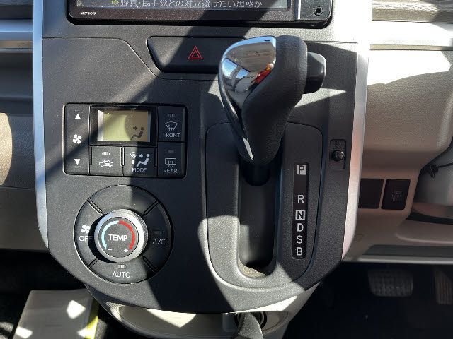 DAIHATSU TANTO 2014 Image 31