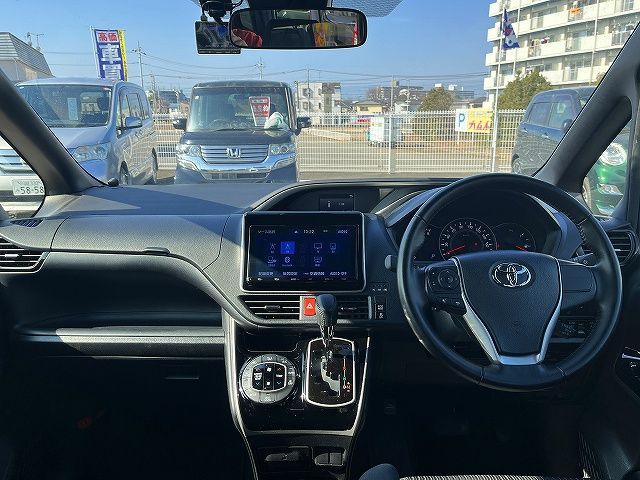 TOYOTA VOXY 2019 Image 31