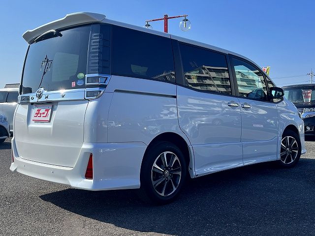 TOYOTA VOXY 2019 Image 31