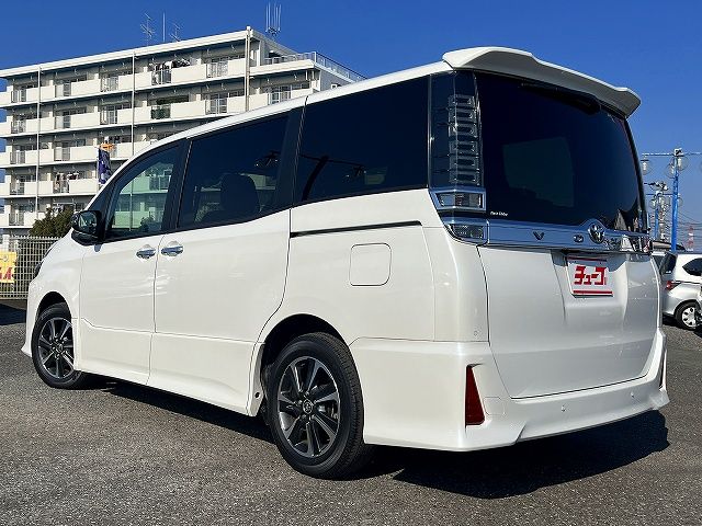 TOYOTA VOXY 2019 Image 31