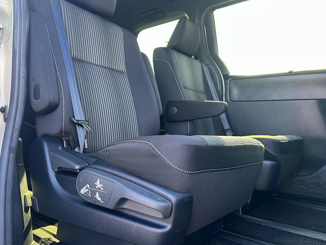 TOYOTA VOXY 2019 Image 31