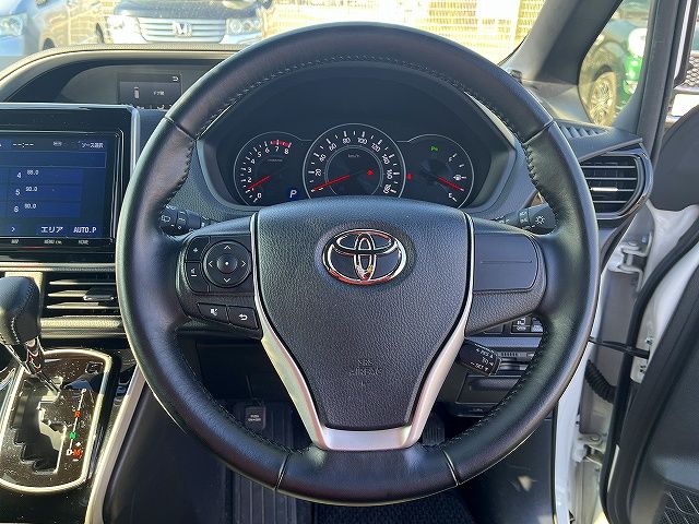 TOYOTA VOXY 2019 Image 31