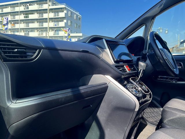 TOYOTA VOXY 2019 Image 31