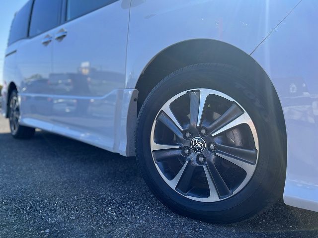 TOYOTA VOXY 2019 Image 31