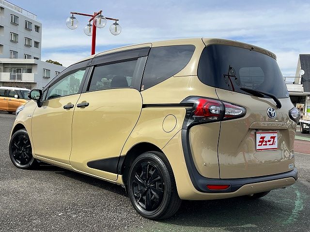 TOYOTA SIENTA HYBRID 2020 Image 31