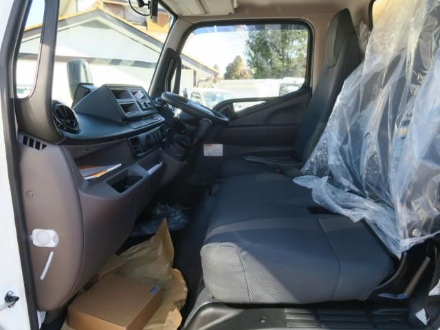 MITSUBISHI CANTER 2025 Image 31