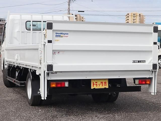 MITSUBISHI CANTER 2018 Image 31