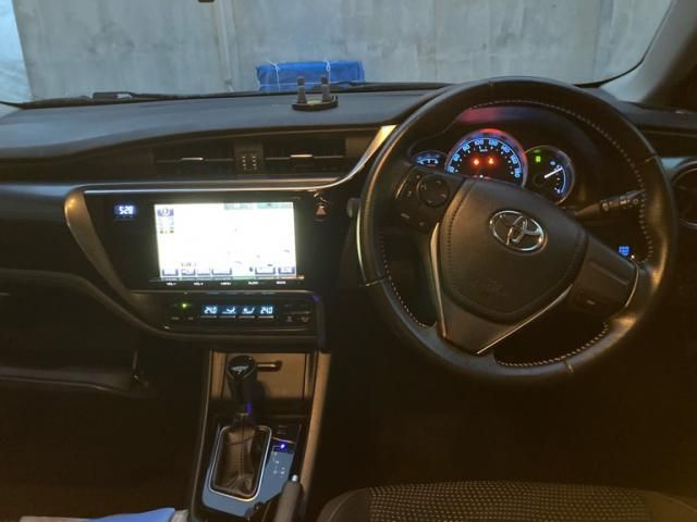 TOYOTA AURIS 4WD 2016 Image 31