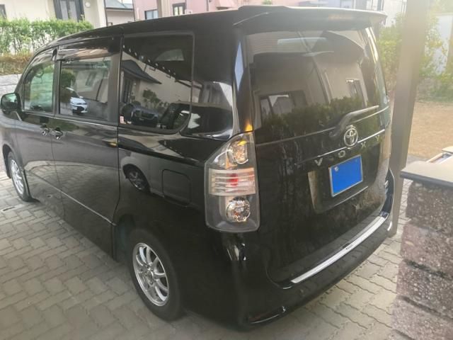 TOYOTA VOXY 2009 Image 31