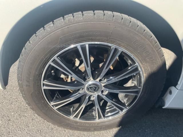 TOYOTA PRIUS ALPHA 2016 Image 31