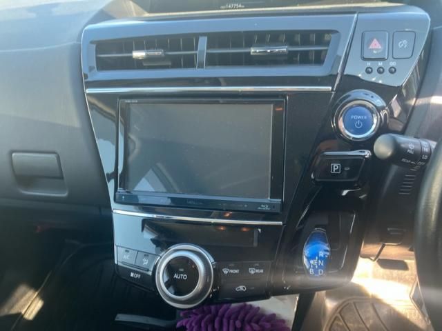 TOYOTA PRIUS ALPHA 2016 Image 31