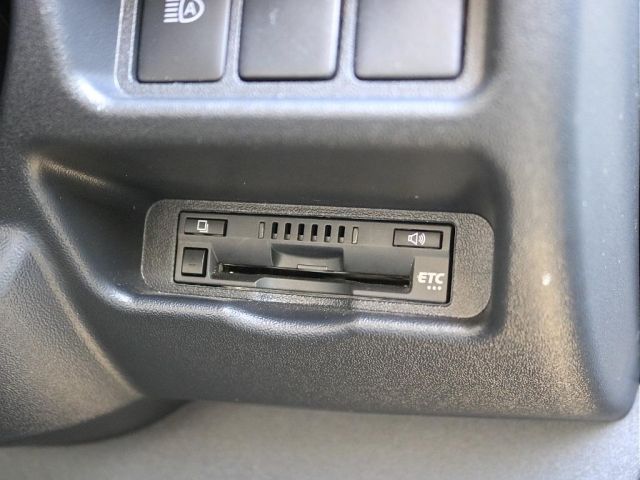 TOYOTA HIACE VAN 2WD 2021 Image 31