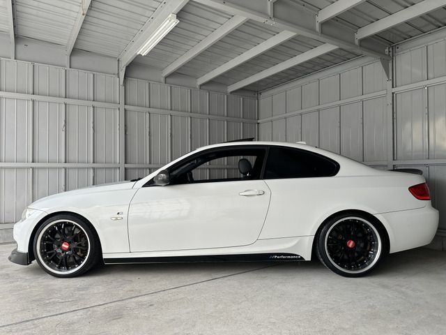 BMW 3SERIES COUPE 2011 Image 31