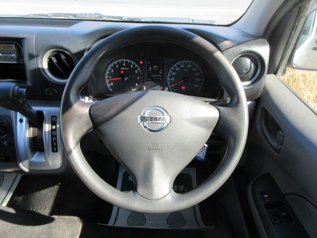 NISSAN NV350 CARAVAN 1.2T 2017 Image 31