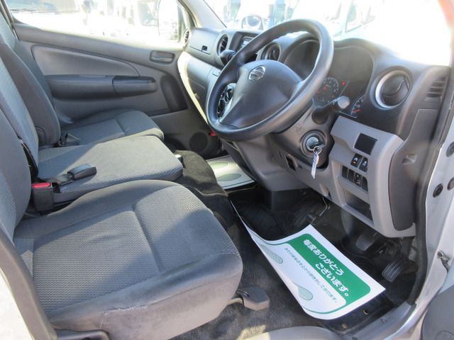 NISSAN NV350 CARAVAN 1.2T 2017 Image 31