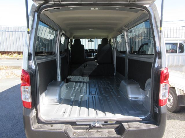 NISSAN NV350 CARAVAN 1.2T 2017 Image 31