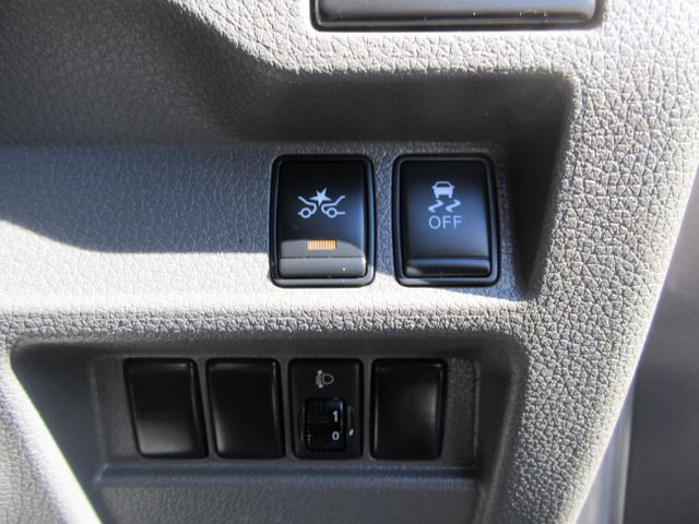 NISSAN NV350 CARAVAN 1.2T 2017 Image 31