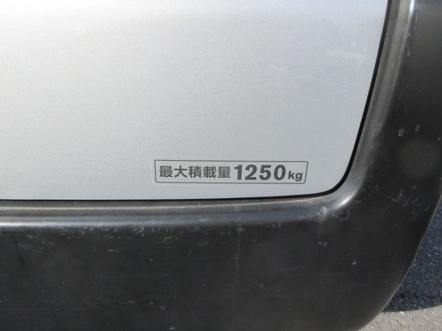 NISSAN NV350 CARAVAN 1.2T 2017 Image 31