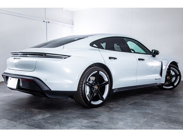 PORSCHE TAYCAN 2021 Image 31