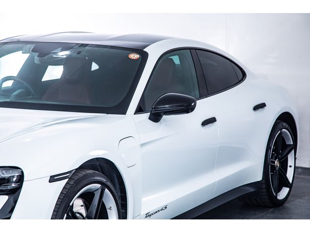 PORSCHE TAYCAN 2021 Image 31