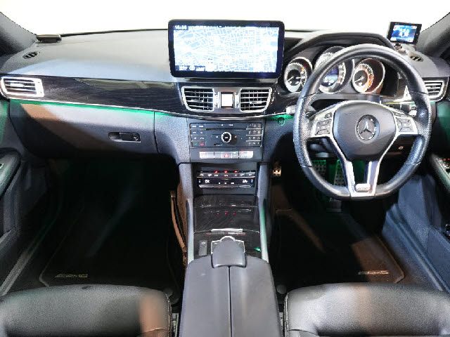 MERCEDES BENZ E CLAS 2015 Image 31