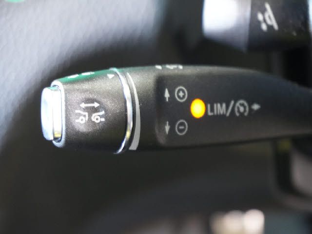 MERCEDES BENZ E CLAS 2015 Image 31