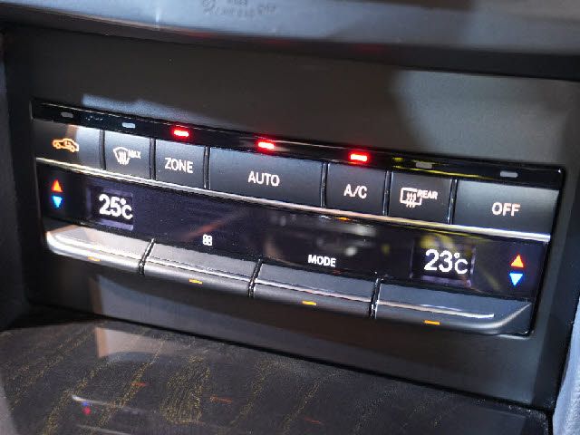 MERCEDES BENZ E CLAS 2015 Image 31