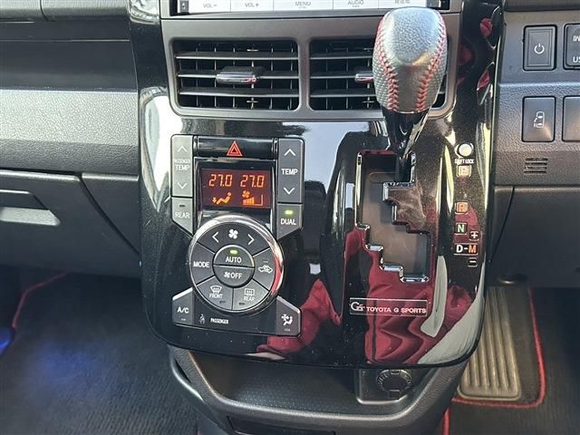 TOYOTA NOAH 2011 Image 31