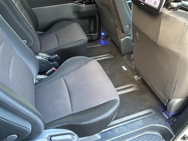 TOYOTA NOAH 2011 Image 31