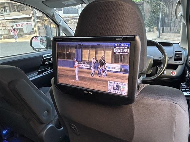 TOYOTA NOAH 2011 Image 31