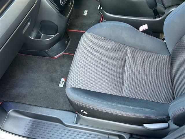 TOYOTA NOAH 2011 Image 31