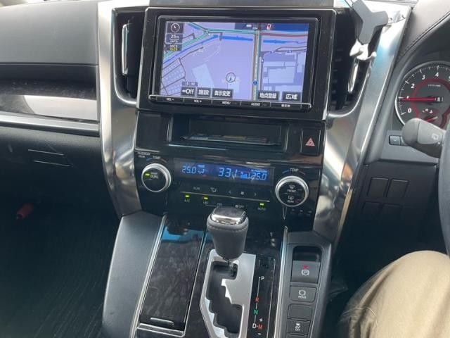 TOYOTA VELLFIRE 2018 Image 31