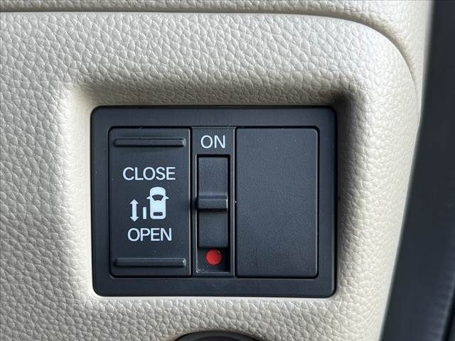 HONDA N BOX 2017 Image 31